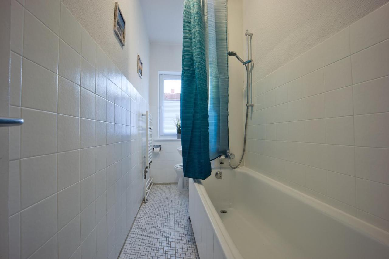 Heju - Parking - Kitchen - Netflix - Kingsize Bett Apartment Lubeck Bagian luar foto